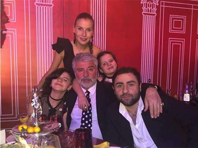 Сосо Павлиашвили с детьми и женой