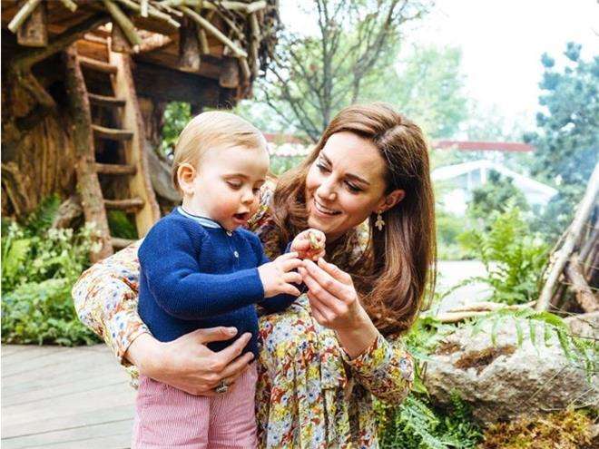 Кейт Миддлтон с принцем Луи в новой серии портретов в честь открытия парка Back to nature