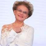 Один в один: Олена Малишева дивно схожа на свою маму