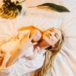 Русалочка: Поліна Сидіхіна вчить дочку плавати