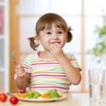 Експерт: які продукти повинні бути в дитячому меню, щоб дитина росла розумною