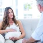 Майбутня мама зібрала всі безтактні питання, які дратують вагітних