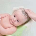 Доктор Комаровський розповів, як купати новонародженого малюка