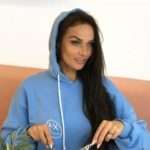 Ніжні і повітряні: Альона Водонаєва поділилася маминим рецептом млинців з секретом