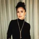 Ніжний family look в піжамах: Сальма Хайек показала фото з донькою