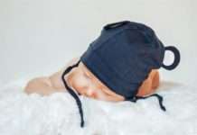 Шкідливо або корисно немовляті спати на животі, чому не можна?