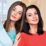 Вся в матір: Катерина Стриженова з донькою здивували нарядами в стилі family look і веселим танцем