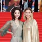 Дві сестрички: Любов Толкаліна з дочкою підкорили образами в однакових свитшотах