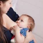 Перший прикорм при штучному вигодовуванні