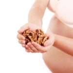 Волоські горіхи при вагітності