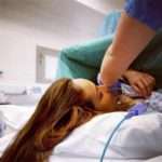 Акушер розповіла, для чого проколює плодовий міхур в пологах