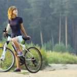 Їзда на велосипеді для схуднення: користь для жінок, правила, як і скільки їздити