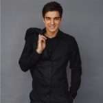 Молодий батько: Станіслав Бондаренко показав фото з обома дочками