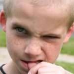 Способи, як витягнути скалку у дитини