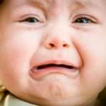 Коли зявляються сльози у новонароджених: вікова норма і особливості