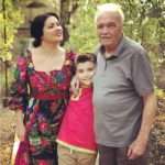 До мурашок: Анна Нетребко показала, як її тато грає на фортепіано і співає військові пісні