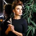 Легко і просто: Евеліна Бледанс показала ефективна вправа для струнких ніг