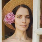 Сама ніжність: Юлія Снигирь приміряла образ нареченої