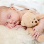 Сон немовляти: тривалість і особливості по місяцях