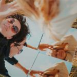 Коли мама вільна: Чулпан Хаматова показала фото з донькою-художницею