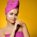 Лікар-косметолог розповіла, як зробити патчі в домашніх умовах