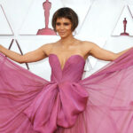 З історії “оскара”: 10 обурливих нарядів зірок