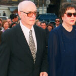 ” ніна мене чекає!”: ще десять років тому куравльов вибив своє ім’я на надгробку дружини