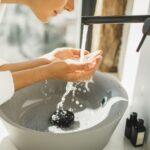 Двойное Очищение: Миф или Магический Эликсир для Чистой Кожи?