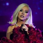 Крістіна Агілера демонструє, що вона переживає період найбільшої впевненості в собі, демонструючи лише чорну білизну