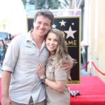 Grace Irwin ponownie spotyka się z żółwiem w australijskim zoo