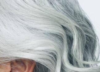 Сиве волосся може свідчити про зниження ризику раку шкіри, йдеться в дослідженні