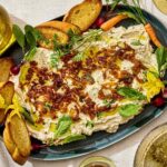 Ricotta Kocok dengan Bawang Merah Karamel: Makanan Pembuka yang Disukai Banyak Orang