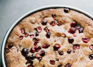 Gâteau au thé aux canneberges sans gluten : une recette de pâtisserie de saison