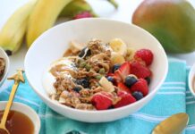 Вишукані йогуртові парфе в мисці: посібник із розкішного сніданку