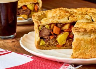 Невоспеттая Крепость Британских Пирогов: Глубокое Погружение в Тесто на Горячей Воде