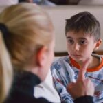 Авторитарный Стиль Воспитания Связан с Тревожностью и Низкой Самооценкой у Детей