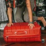 Подорожуйте Легше: Як Освоїти Подорожі Тільки з Ручною Кладдю