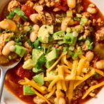 Чилі з куркою Буффало: крильця зустрічаються із затишною їжею