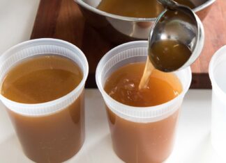 Куриный бульон против бульона: Руководство шеф-повара для более насыщенного вкуса