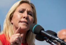 Марджорі Тейлор Грін розкритикувала впливових прихильників MAGA через матеріали у справі Епштейна, попередивши про наслідки проміжних виборів