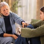 Подолання Розриву Поколінь: Питання, Які Старше Покоління Повинне задавати молодшим родичам