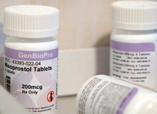 Une femme de Géorgie fait face à une accusation de meurtre pour avortement autogéré