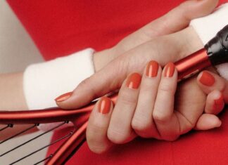 Co Twoje paznokcie mówią o Twoim zdrowiu, według dermatologów