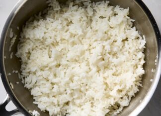 Microplásticos en el arroz: lo que dicen los expertos sobre la contaminación y cómo reducir su exposición