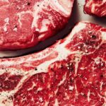 Зв’язок між споживанням м’яса та зниженим ризиком розвитку деменції у людей з певними генетичними схильностями