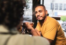 Гетерофлексивність: Новий ярлик на Feeld і чому це важливо