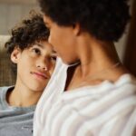 Тактика виживання: як раса і гендер формують «та сама розмова» про зустрічі з поліцією