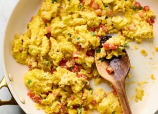 Huevos a la Mexicana: Швидкий та автентичний класичний мексиканський сніданок