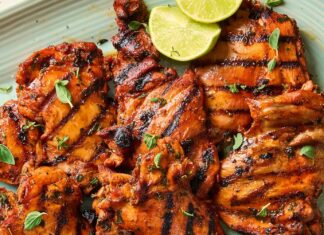 Справжній мексиканський Pollo Asado: ніжна курка у маринаді з ахотою