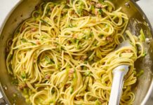 Капуста карбонару з кабачками
